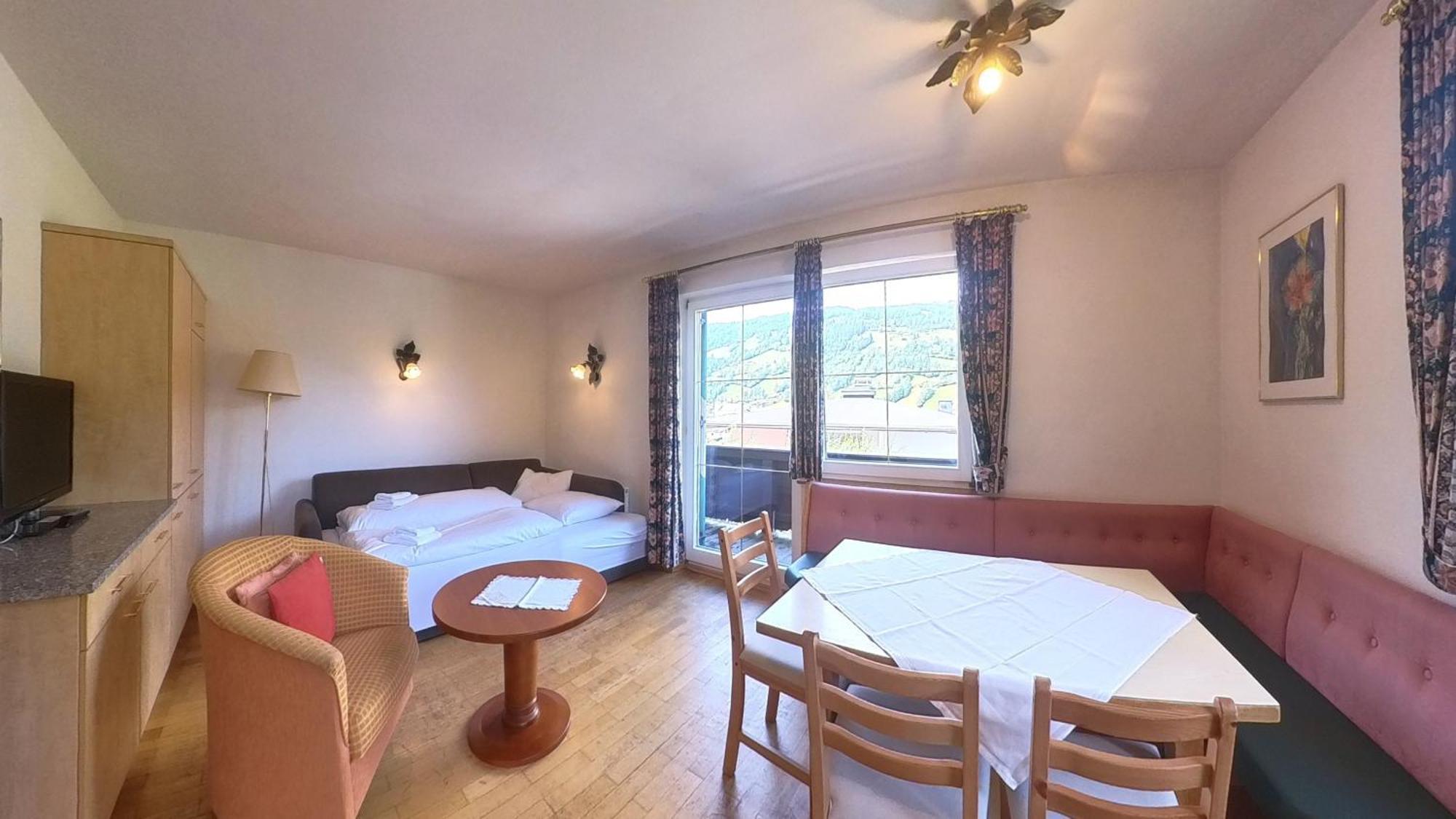 Das Christine Appartement Brixen im Thale Luaran gambar